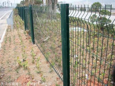 廣州花都區護欄網價格解析 桃型柱圍網、邊框護欄網、綠化隔離網市場行情